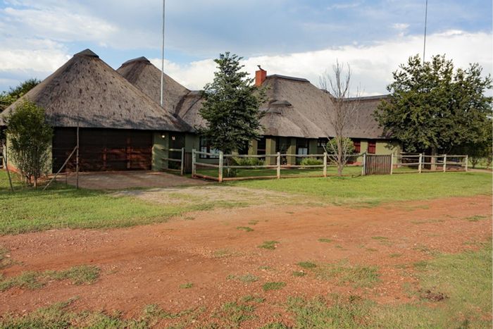 For Sale: House at Letamo Game Farm with 5 bedrooms, wildlife access, and dual living.