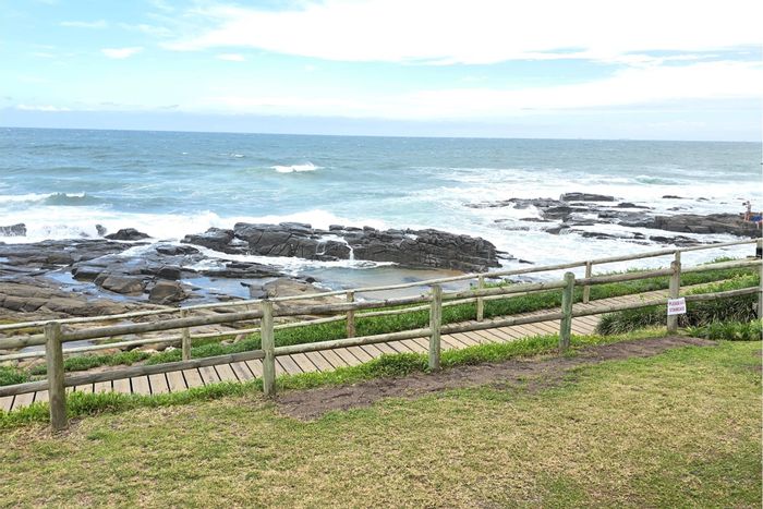 For Sale: Townhouse in Compensation Beach, 3 beds, garage, pet-friendly, near beach.