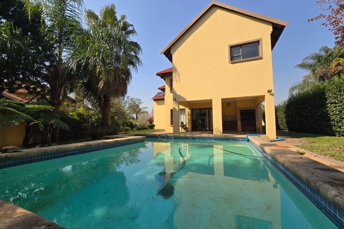 Spacious 7-bedroom house with flatlet, pool, and solar in Zambezi Country Estate. To Rent.