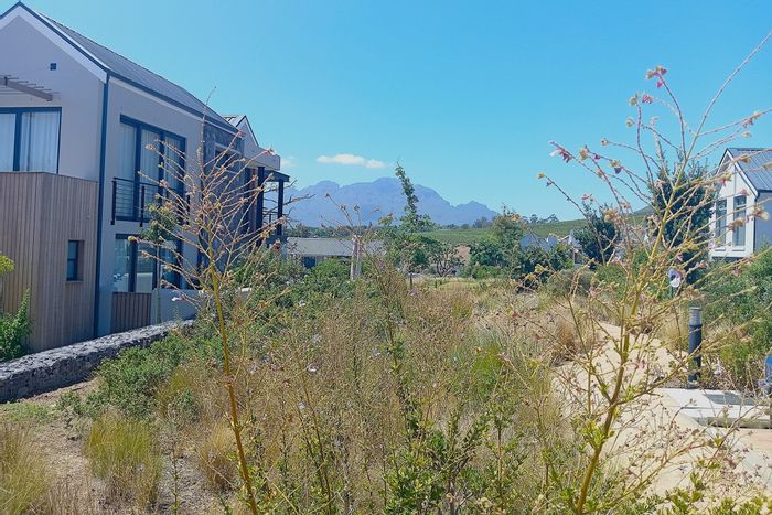 Vacant Land Residential in Paradyskloof For Sale: Corner plot, 557m², security, green belt.