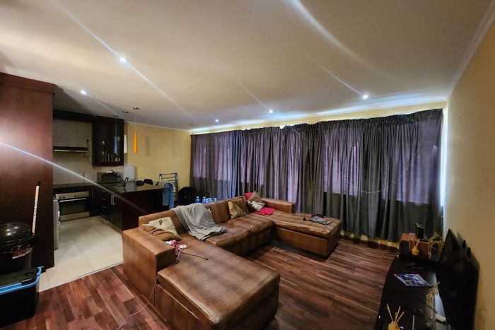 For Sale: 1-Bedroom Apartment in Marshalltown with Security, Parking, and Balcony.