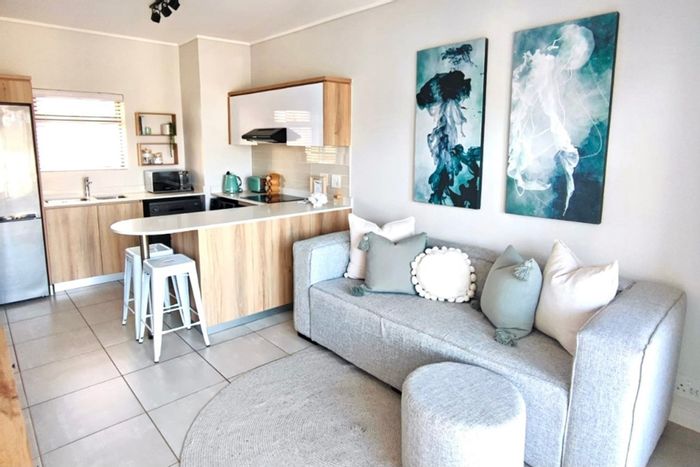 Ballito Central Apartment For Sale: Prime location, 6-star amenities, strong rental yields.