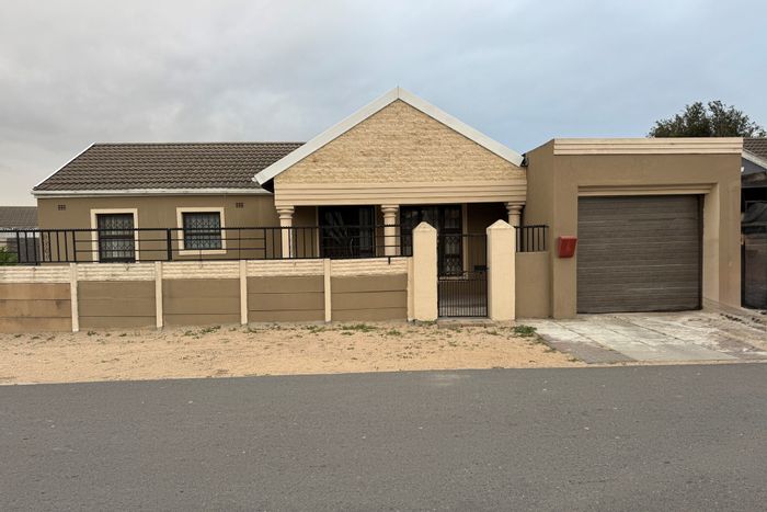 Park Village House For Sale: 3 Bedrooms, secure yard, automated garage, near amenities.