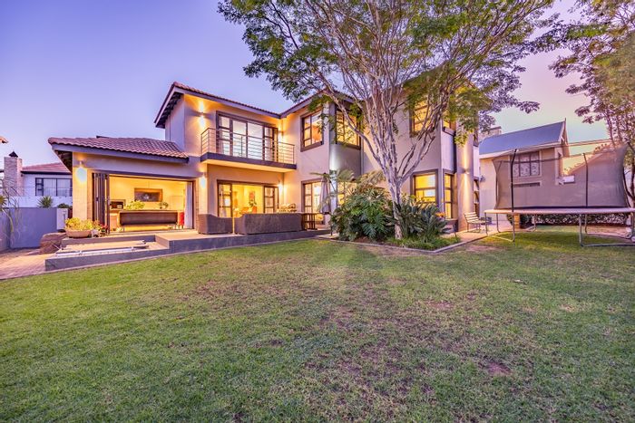 For Sale: House in Midstream Estate with 5 beds, jacuzzi, and braai room.