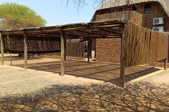 House for Sale in Sondela Nature Reserve: 3 beds, pool, Lapa, game viewing.
