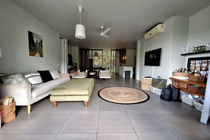 Dunkirk Estate Apartment To Rent: 2 en-suite bedrooms, beach clubhouse, gym, and trails.