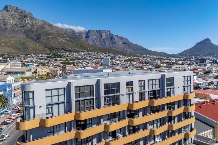 2-bedroom apartment for sale in Woodstock with open-plan living and city views.
