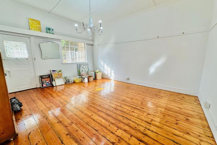 For Sale: Ground-floor apartment in St Georges Park with private yard and secure parking.