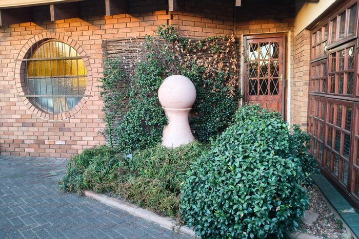 For Sale: Spacious 4-Bedroom House in Secunda Central with Pool and Entertainment Areas.
