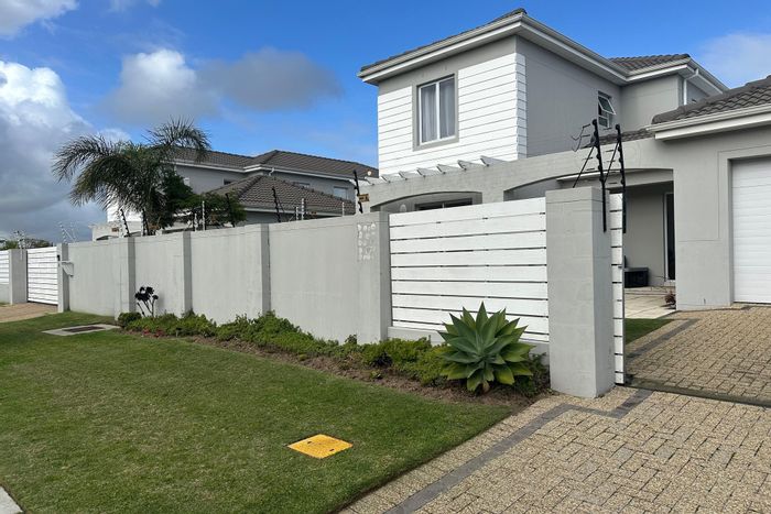 4-Bedroom House To Rent in Parklands North with pool and open-plan living.