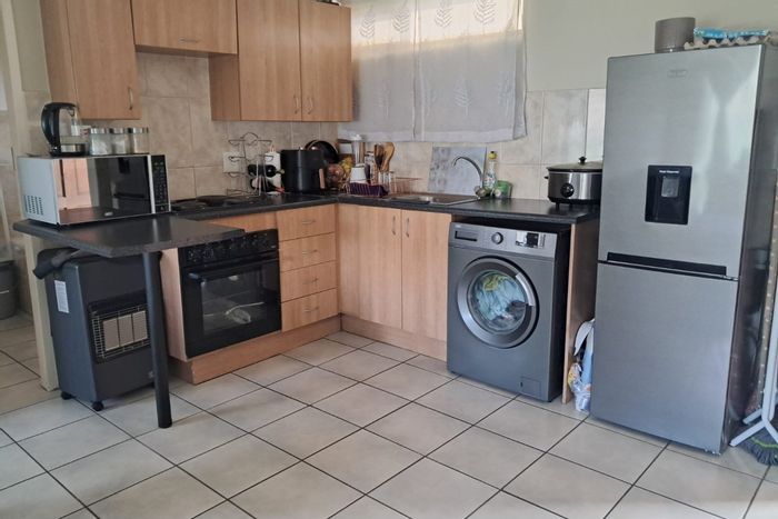 1-Bedroom Apartment For Sale in Parkrand with Parking, Ideal Investment Opportunity.