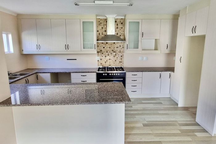House To Rent in Fairview Golf Estate: 3 bedrooms, golf course views, automated garage.