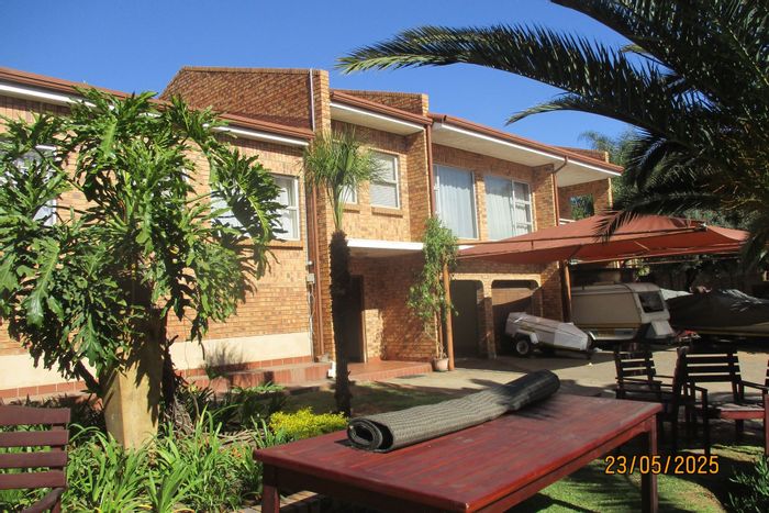 For Sale: 4-Bedroom House in Die Heuwel with Pool, Garden, and Security Features.