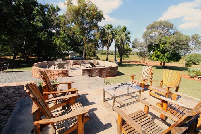 For Sale: House in Intaba-Indle Wilderness Estate with 8 bedrooms, pool, and lodge potential.
