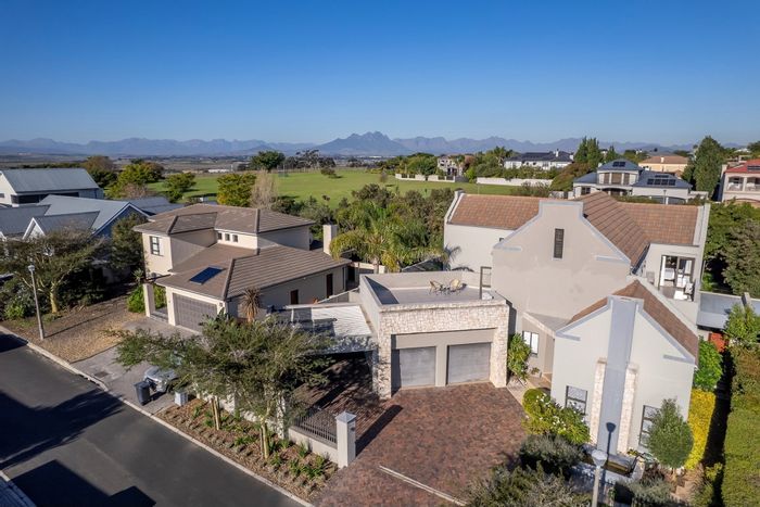Graanendal House For Sale: 4 bedrooms, pool, security estate, flexible living spaces.