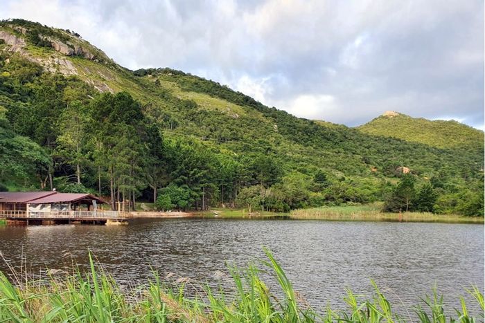 Renosterkop Farm For Sale: 38 Ha, dam, trails, home, flat, development potential.