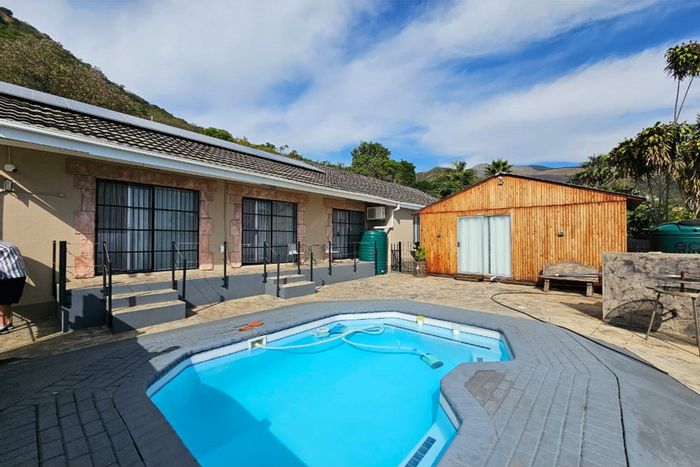 For Sale: Barberton Central House with pool, flat, double garage, and solar power.