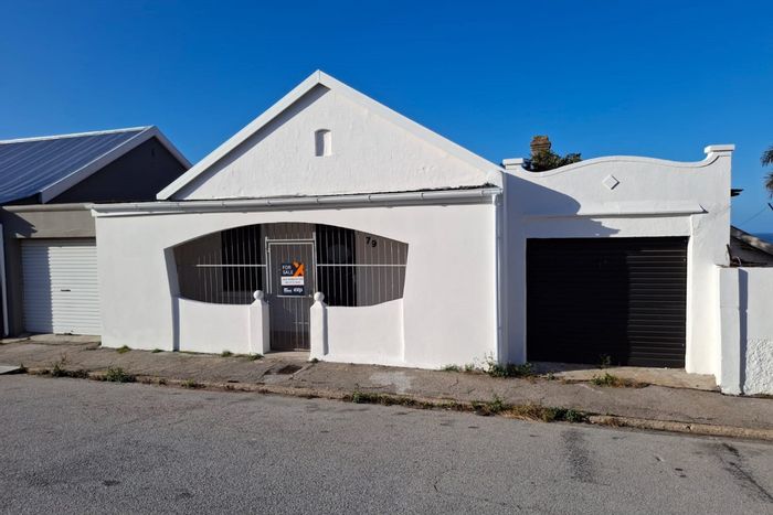 For Sale: North End House with 4 Bedrooms, Flatlet, and Warehouse Potential