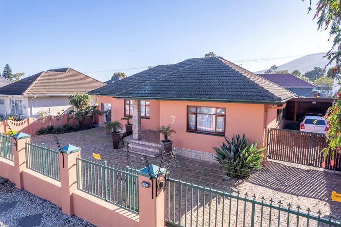 Family home in Clamhall for sale with 3 bedrooms, patio, and double garage.
