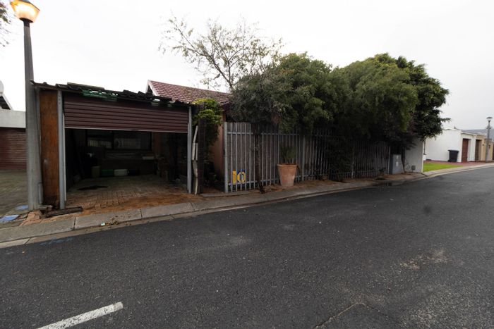 Rugby House For Sale: 3 beds, 2 baths, garden, parking, renovation potential.
