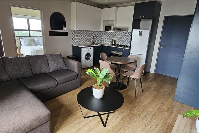 Bloubergstrand Apartment To Rent: 2 Bedrooms, parking, close to beach and amenities.