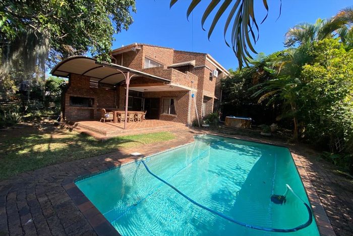House for Sale in West Acres Ext 6: 3 beds, Jacuzzi, wine cellar, fibre internet.