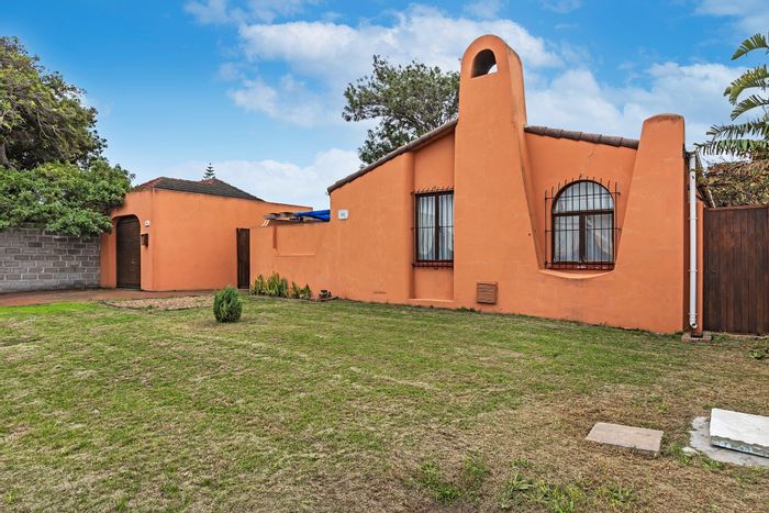 For Sale: House in Montana with 3 bedrooms, garage, and spacious yard.