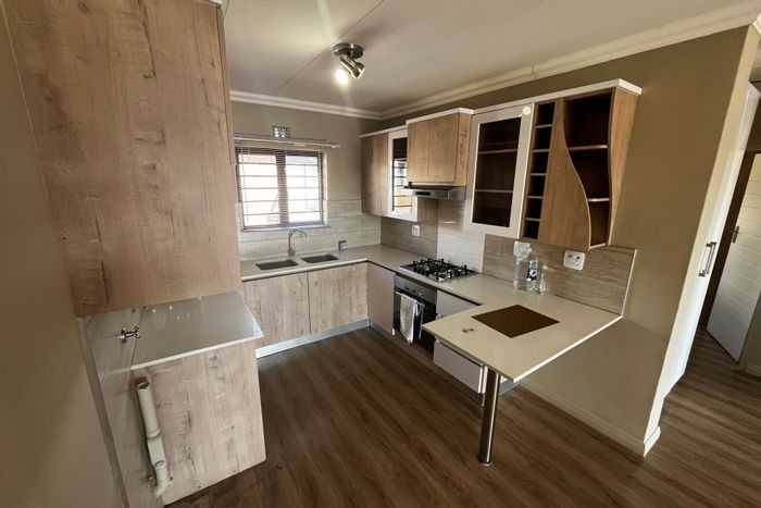 2-Bedroom Apartment To Rent in Roodepark Eco Estate with 2 Parking Spaces.