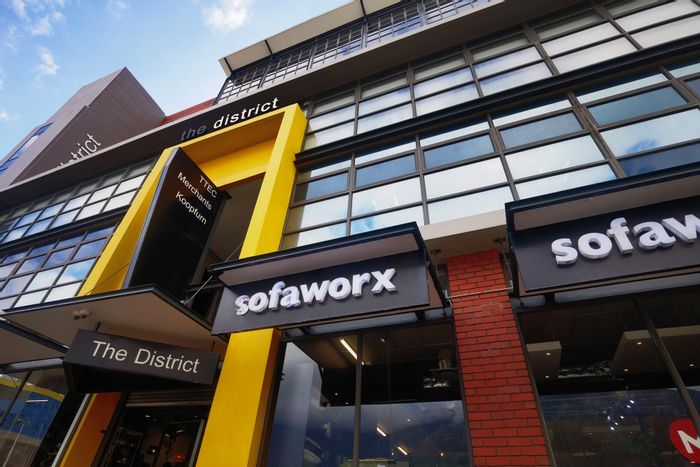 Retail unit for rent in Woodstock: prime location, flexible layout, shared amenities.