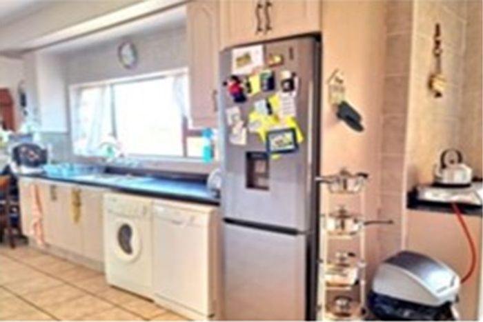 Ramsgate House For Sale: Beachside investment with multiple apartments and pool.