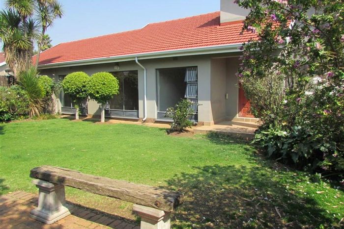 House To Rent in Allen Grove: 3 Bedrooms, Garden, Security, Near Schools.