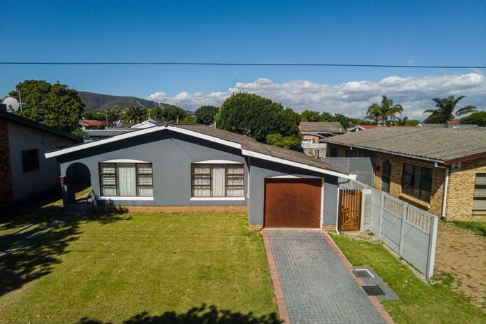 3-Bedroom House For Sale in Richmond Estate, ideal for investors and renovators.