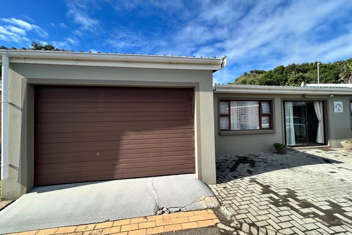 Queensberry Bay House For Sale: 2 beds, pool, beach access, fire pit.