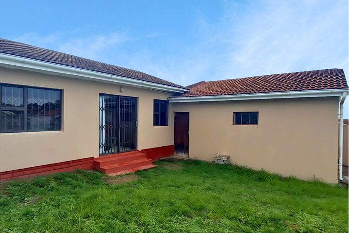 2-Bedroom House For Sale in Haven Hills with garage, en-suite, and secure yard.