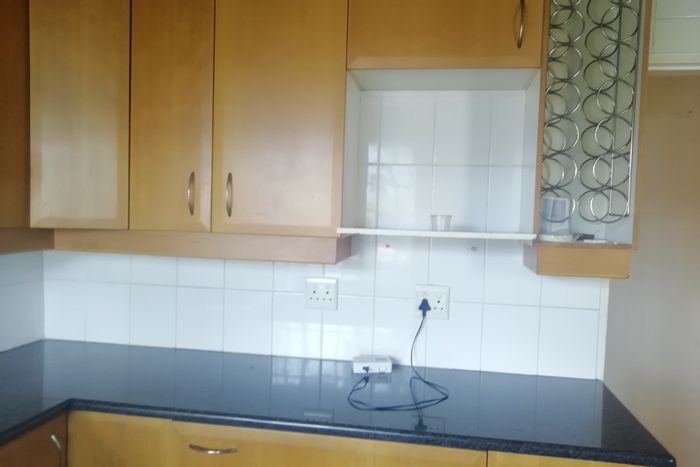House to Rent in Harmelia: 3 Bedrooms, pool, large garden, double garage.