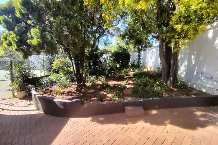 Vacant Land Residential in Bryanston for Sale: 1184.19 m², prime location near amenities.