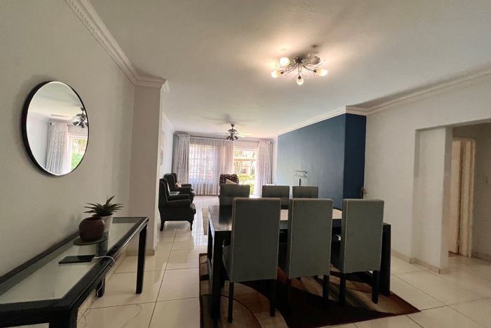 Atholl Apartment For Sale: 2 bedrooms, pool, clubhouse, secure access, near amenities.