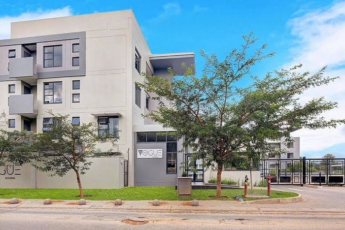 Edenburg Apartment For Sale: 2 beds, lift access, security, customizable interiors.