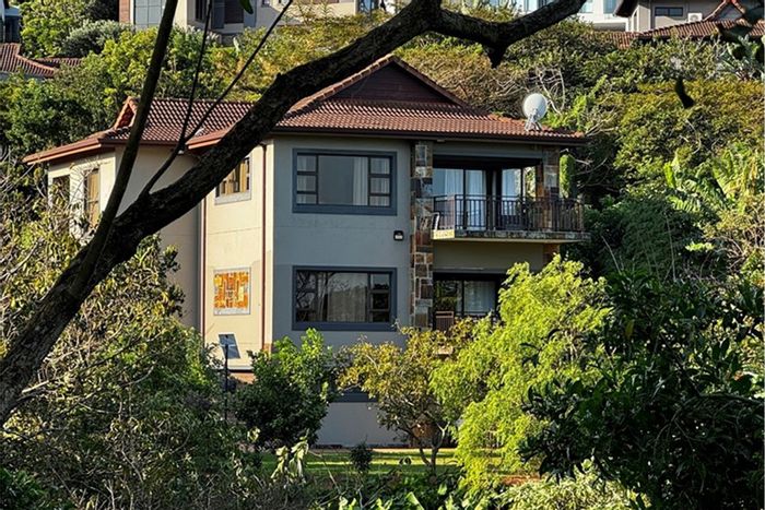 For Sale: House in Westbrook with 3 beds, pool, clubhouse, and sea views.
