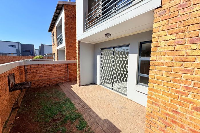 Rynfield Apartment For Sale: 2 beds, pet-friendly, gas amenities, secure complex.