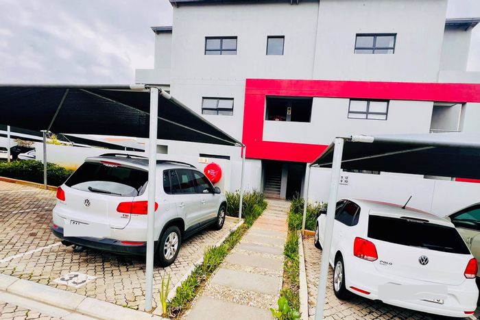 For Sale: 2-Bedroom Apartment in Langeberg Ridge with Private Garden and Security.