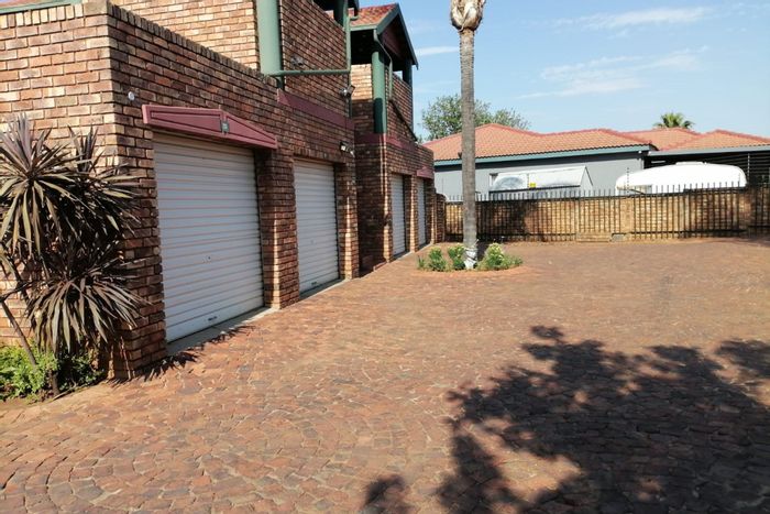 For Sale: 2-Bedroom Apartment in Doornpoort with Private Entertainment Area and Garage.