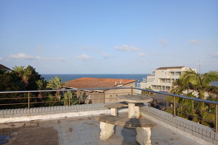 Ramsgate Apartment To Rent: Studio with rooftop terrace and convenient amenities.
