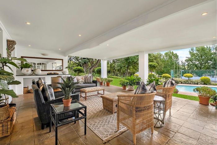 Bryanston House For Sale: 4 beds, tennis court, pool, self-contained cottage.