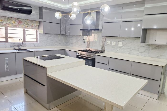 For Sale: Spacious 5-bedroom house with flatlet, pool, and security in Ballito Central.