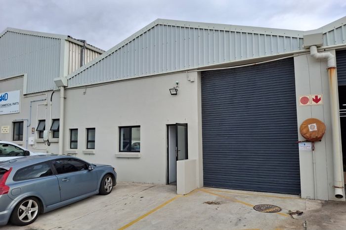 Industrial Warehouse To Rent in North End: Secure, versatile space with offices and parking.