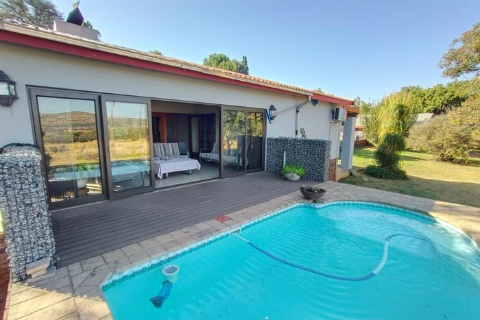 Broederstroom Small Holding For Sale: 8 bedrooms, pool, guest houses, expansive land.