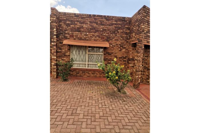 For Sale: 3-bedroom house in Seshego with garage and corner stand potential.