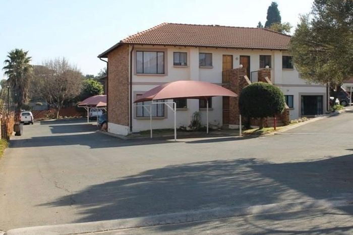 For Sale: Wilgeheuwel Apartment, 2 Beds, 1 Bath, Covered Parking, Ideal Investment.