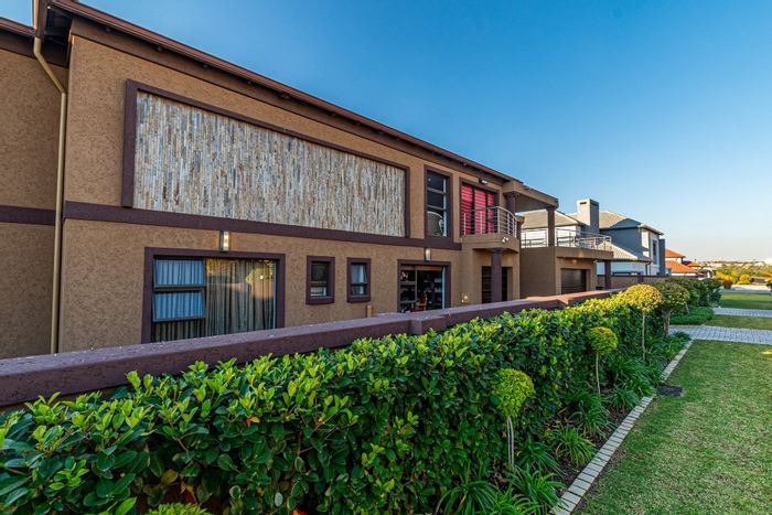 For Sale: House in Blue Valley Golf Estate with 6 beds, indoor pool, cinema.